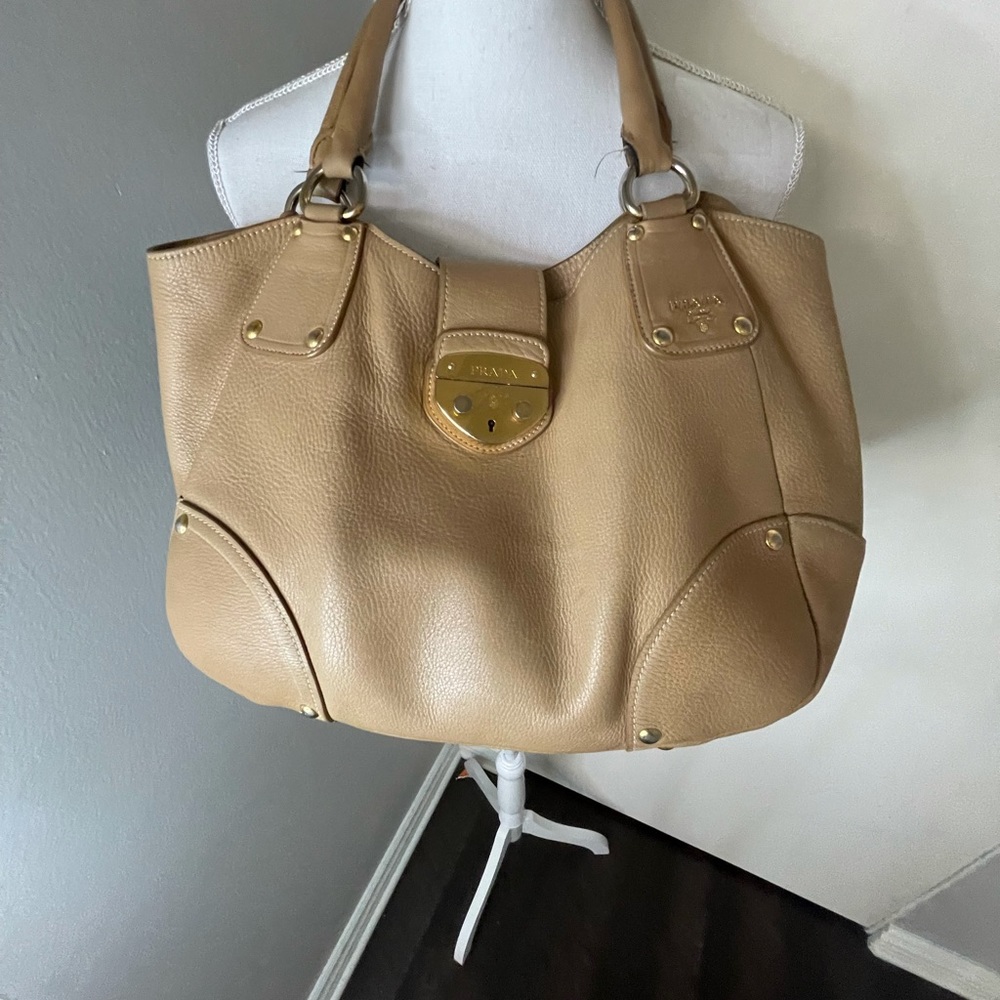 Prada Push lock , Vitello Daino